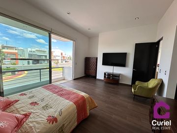 ¡Tu Casa Ideal en Venta en Queretaro Juriquilla Te Está Haciendo Ojitos! Ven y Conócela Vig.24