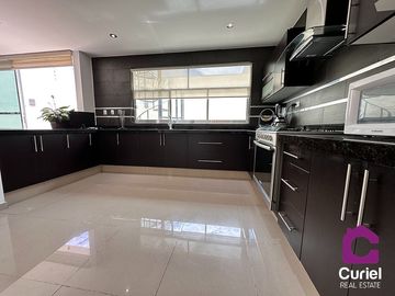 ¡Tu Casa Ideal en Venta en Queretaro Juriquilla Te Está Haciendo Ojitos! Ven y Conócela Vig.24