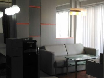 SEWA TAHUNAN MODERN APARTEMEN WATERPLACE RESIDENCE SURABAYA 2BR LANTAI TINGGI