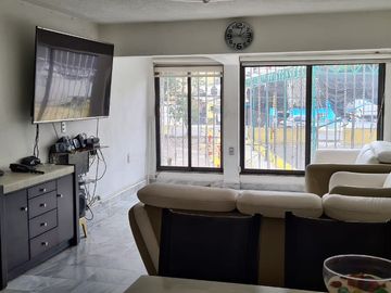 AMPLIA CASA EN COLONIA ALVARO OBREGON, IZTAPALAPA, CDMX