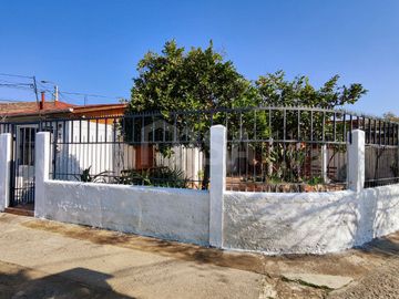 CASA 3 DORMITORIOS 2 BAÑOS EN BARRIO RESIDENCIAL SAN JOAQUIN