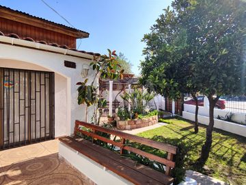 CASA 3 DORMITORIOS 2 BAÑOS EN BARRIO RESIDENCIAL SAN JOAQUIN