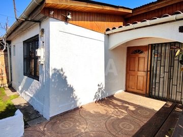CASA 3 DORMITORIOS 2 BAÑOS EN BARRIO RESIDENCIAL SAN JOAQUIN