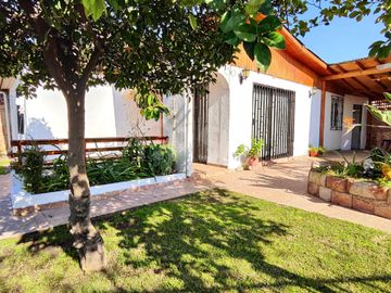 CASA 3 DORMITORIOS 2 BAÑOS EN BARRIO RESIDENCIAL SAN JOAQUIN
