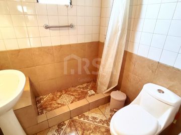 CASA 3 DORMITORIOS 2 BAÑOS EN BARRIO RESIDENCIAL SAN JOAQUIN