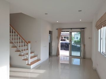 87736 - ขายถูกมาก บ้าน 2 ชั้น ม.ชวนชื่น พาร์ค ซอยกันตนา บางใหญ่
