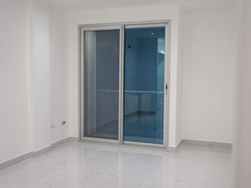 CASA EN VENTA DE ESTRENO EN URB. PORTOFINO