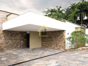 SE VENDE HERMOSA CASA EN CERRITOS PEREIRA