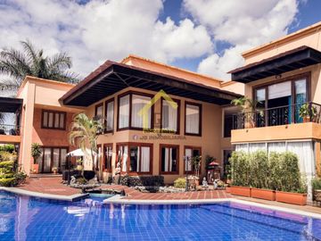 SE VENDE LUJOSA CASA CAMPESTRE EN CERRITOS PEREIRA