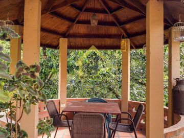 SE VENDE LUJOSA CASA CAMPESTRE EN CERRITOS PEREIRA
