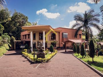 SE VENDE LUJOSA CASA CAMPESTRE EN CERRITOS PEREIRA