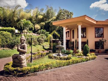 SE VENDE LUJOSA CASA CAMPESTRE EN CERRITOS PEREIRA