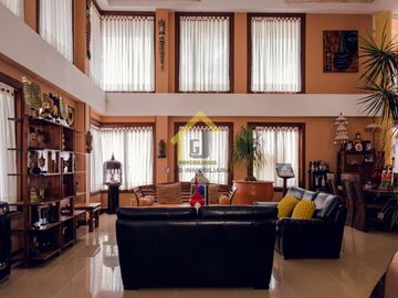 SE VENDE LUJOSA CASA CAMPESTRE EN CERRITOS PEREIRA