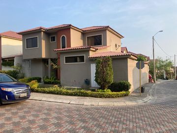 CASA EN VENTA URB. PORTAL AL SOL , VIÀ A LA COSTA