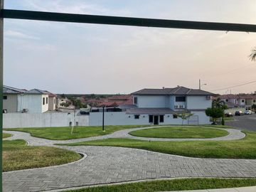CASA EN VENTA URB. PORTAL AL SOL , VIÀ A LA COSTA