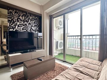 SEWA TAHUNAN 2BR LANTAI TINGGI 56m2 APARTEMEN FURNISHED WATERPLACE RESIDENCE