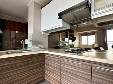 SEWA TAHUNAN 2BR LANTAI TINGGI 56m2 APARTEMEN FURNISHED WATERPLACE RESIDENCE
