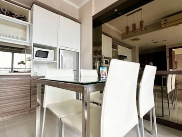 SEWA TAHUNAN 2BR LANTAI TINGGI 56m2 APARTEMEN FURNISHED WATERPLACE RESIDENCE