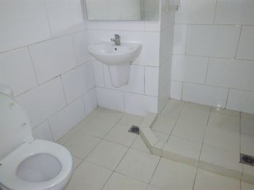 SEWA TAHUNAN WATERPLACE RESIDENCE 2BR 56m2 FURNISHED SIAP HUNI LANTAI SEDANG
