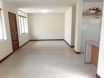 OCASIÓN,REMODELADO 1ER PISO,LA MOLINA