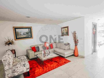Casa en venta, Urb. Plaza Real - vía Samborondón
