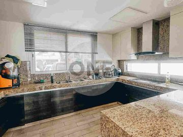 Casa en venta, Urb. Plaza Real - vía Samborondón