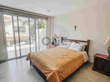 Casa en venta, Urb. Plaza Real - vía Samborondón