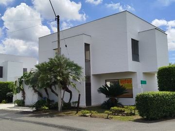 VENDO CASA EN LA MORADA CALI VALLE DEL CAUCA