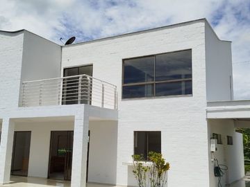 VENDO CASA EN LA MORADA CALI VALLE DEL CAUCA