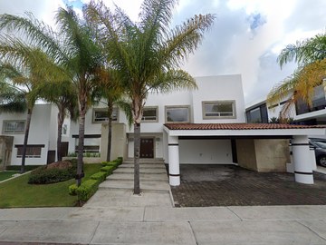 CASA A LA VENTA EN CUMBRES DL LAGO, JURIQUILLA, QUERETARO, REMATE ADJUDICADO