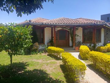 Vendo Hermosa Casa Tipo Quinta – Una Sola Planta Tumbaco
