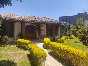 Vendo Hermosa Casa Tipo Quinta – Una Sola Planta Tumbaco