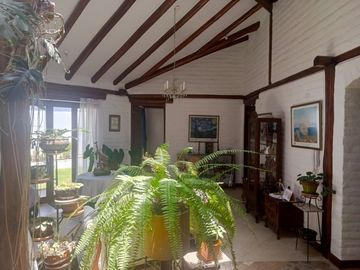 Vendo Hermosa Casa Tipo Quinta – Una Sola Planta Tumbaco