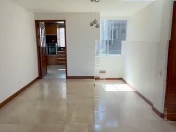 VENDO APARTAMENTO LAURELES MEDELLIN