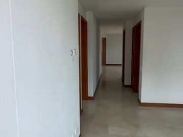 VENDO APARTAMENTO LAURELES MEDELLIN