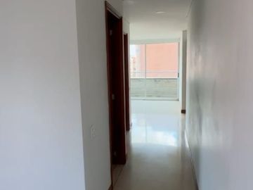 VENDO APARTAMENTO LAURELES MEDELLIN