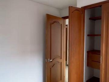 VENDO APARTAMENTO LAURELES MEDELLIN