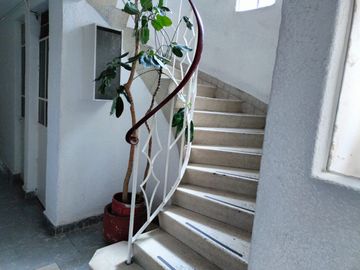 VENDE DEPARTAMENTO A 6 CUADRAS DE METRO BARRANCA 2 RECAMARAS 1 BAÑO