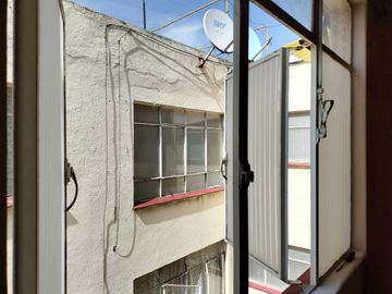 VENDE DEPARTAMENTO A 6 CUADRAS DE METRO BARRANCA 2 RECAMARAS 1 BAÑO