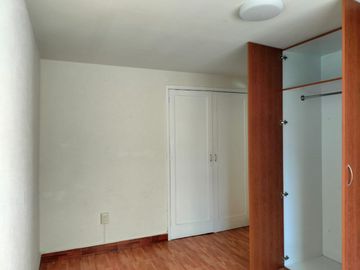VENDE DEPARTAMENTO A 6 CUADRAS DE METRO BARRANCA 2 RECAMARAS 1 BAÑO