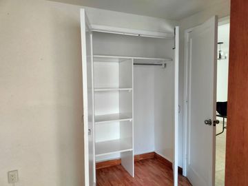 VENDE DEPARTAMENTO A 6 CUADRAS DE METRO BARRANCA 2 RECAMARAS 1 BAÑO
