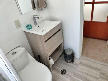 VENDE DEPARTAMENTO A 6 CUADRAS DE METRO BARRANCA 2 RECAMARAS 1 BAÑO