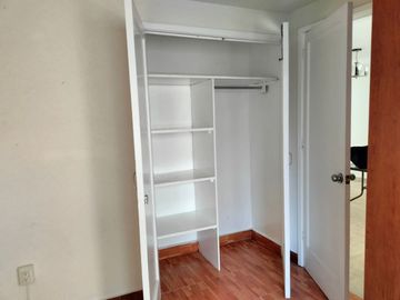 VENDE DEPARTAMENTO A 6 CUADRAS DE METRO BARRANCA 2 RECAMARAS 1 BAÑO
