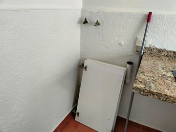 VENDE DEPARTAMENTO A 6 CUADRAS DE METRO BARRANCA 2 RECAMARAS 1 BAÑO