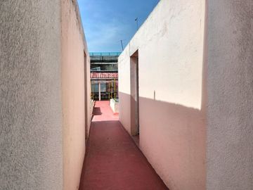 VENDE DEPARTAMENTO A 6 CUADRAS DE METRO BARRANCA 2 RECAMARAS 1 BAÑO