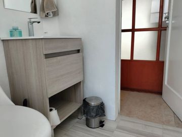 VENDE DEPARTAMENTO A 6 CUADRAS DE METRO BARRANCA 2 RECAMARAS 1 BAÑO