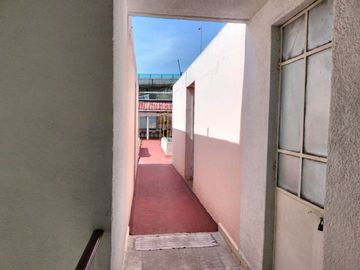 VENDE DEPARTAMENTO A 6 CUADRAS DE METRO BARRANCA 2 RECAMARAS 1 BAÑO