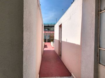 VENDE DEPARTAMENTO A 6 CUADRAS DE METRO BARRANCA 2 RECAMARAS 1 BAÑO