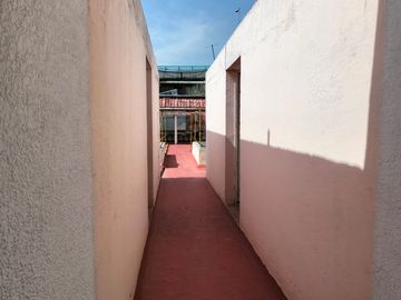 VENDE DEPARTAMENTO A 6 CUADRAS DE METRO BARRANCA 2 RECAMARAS 1 BAÑO