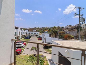 CASA CON ROOFGARDEN  EN CONJUNTO CERCA DEL CLUB BURGOS